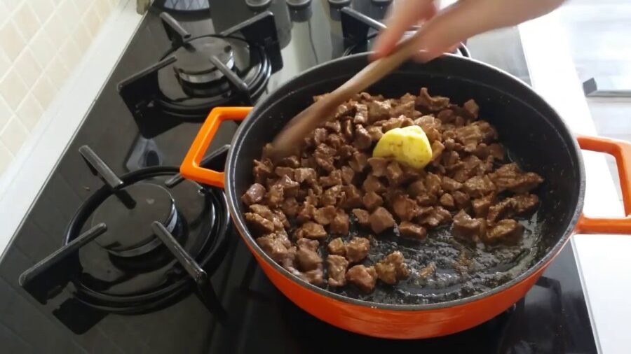 Döküm Tencerede Yemek Pişirmenin Kesin Çözümleri [2026] - Kapak Görseli